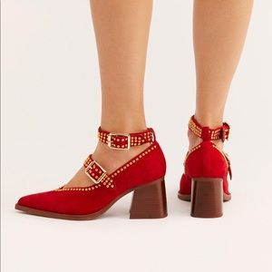 walk on by heel jeffrey campbell